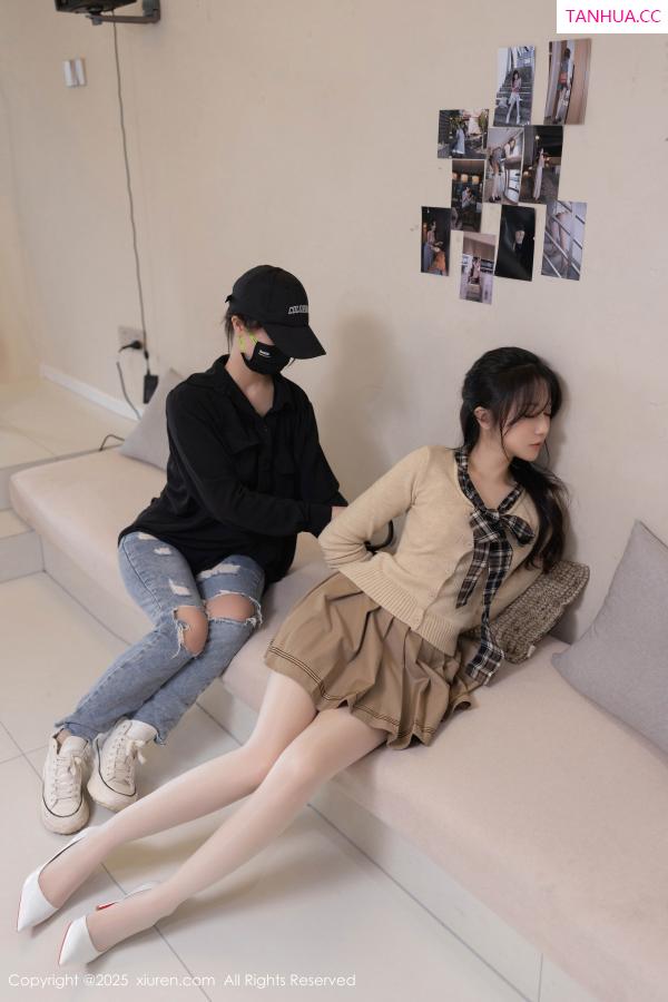 鱼子酱fish  [XiuRen]高清写真图 2025.03.07 No.9988 鱼子酱Fish 丝袜美腿第6张图片